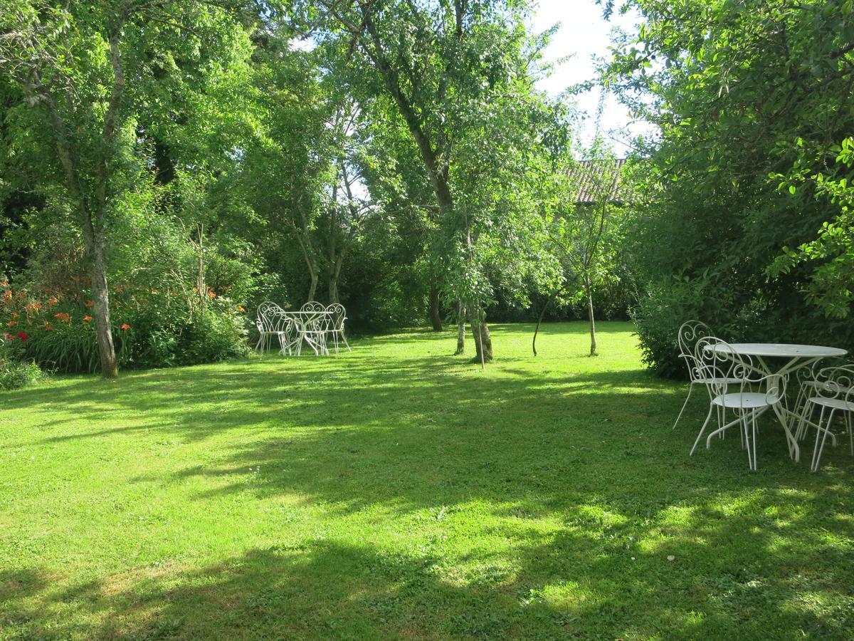 Les Jardins De Lily Saint-Léonard-de-Noblat Exterior foto